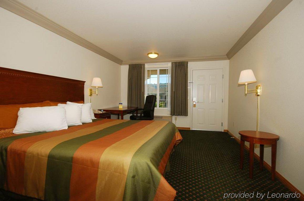 Cloverdale Wine Country Inn & Suites Zimmer foto