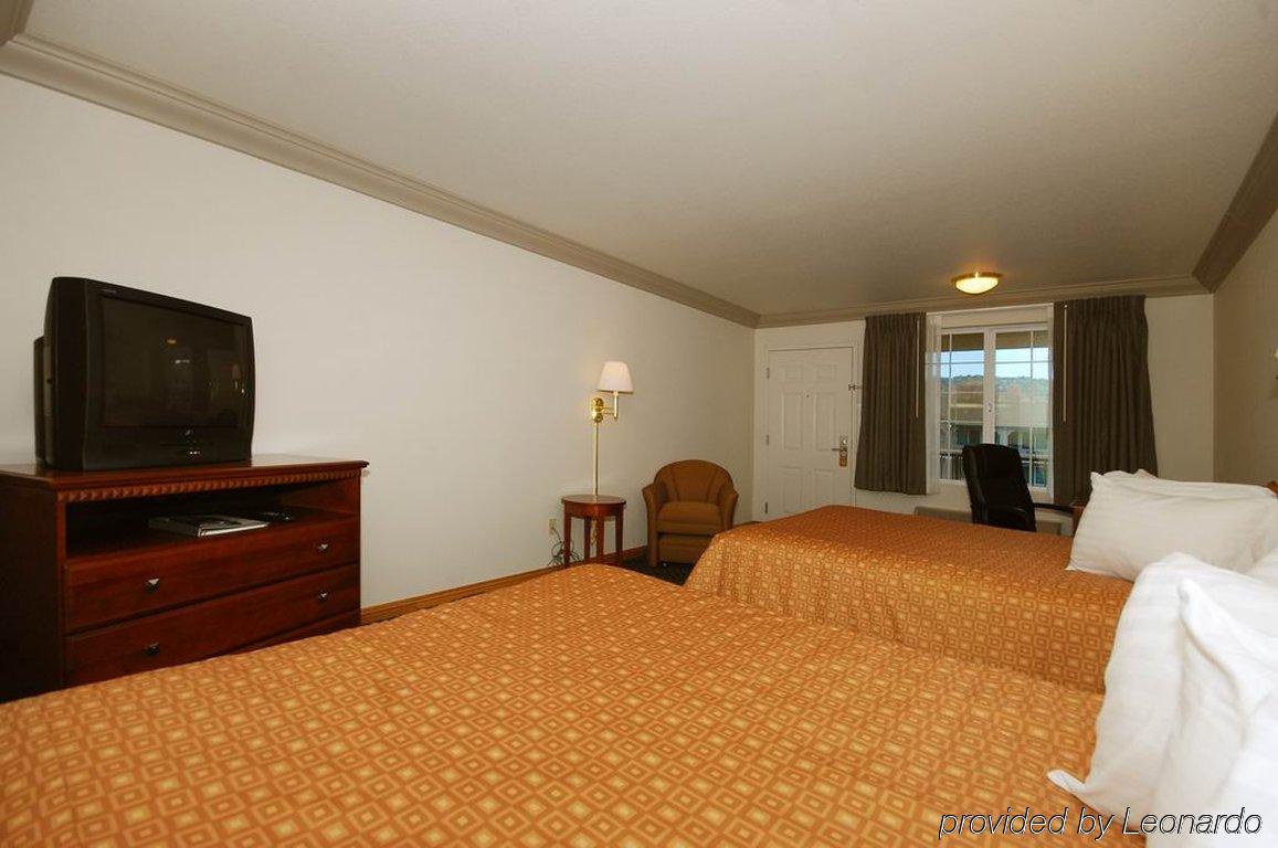 Cloverdale Wine Country Inn & Suites Zimmer foto